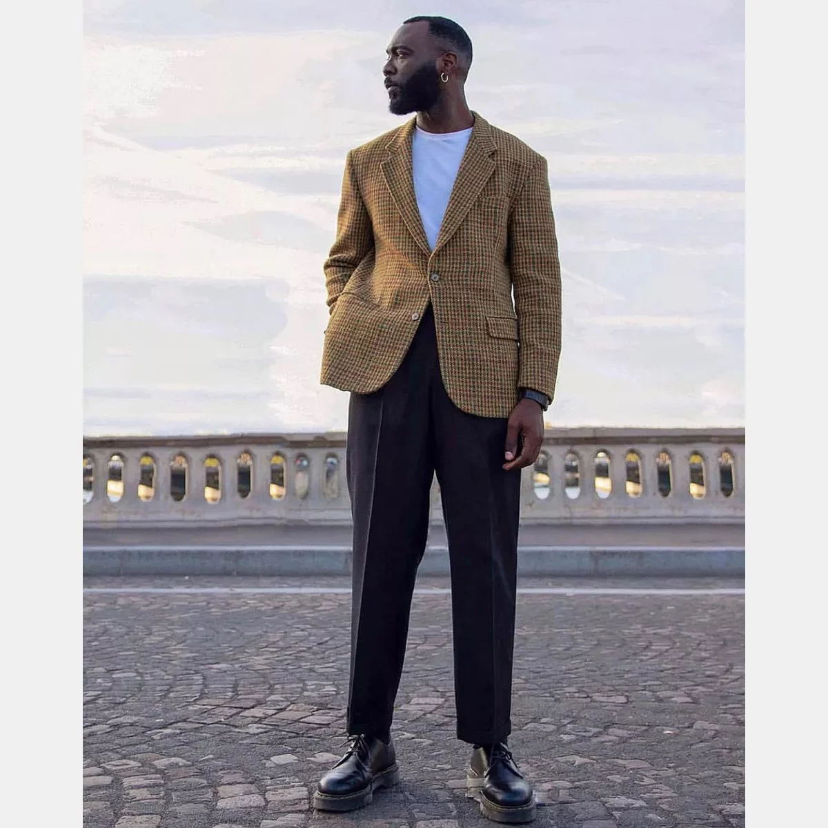 672cc812a26ae21084001_2_