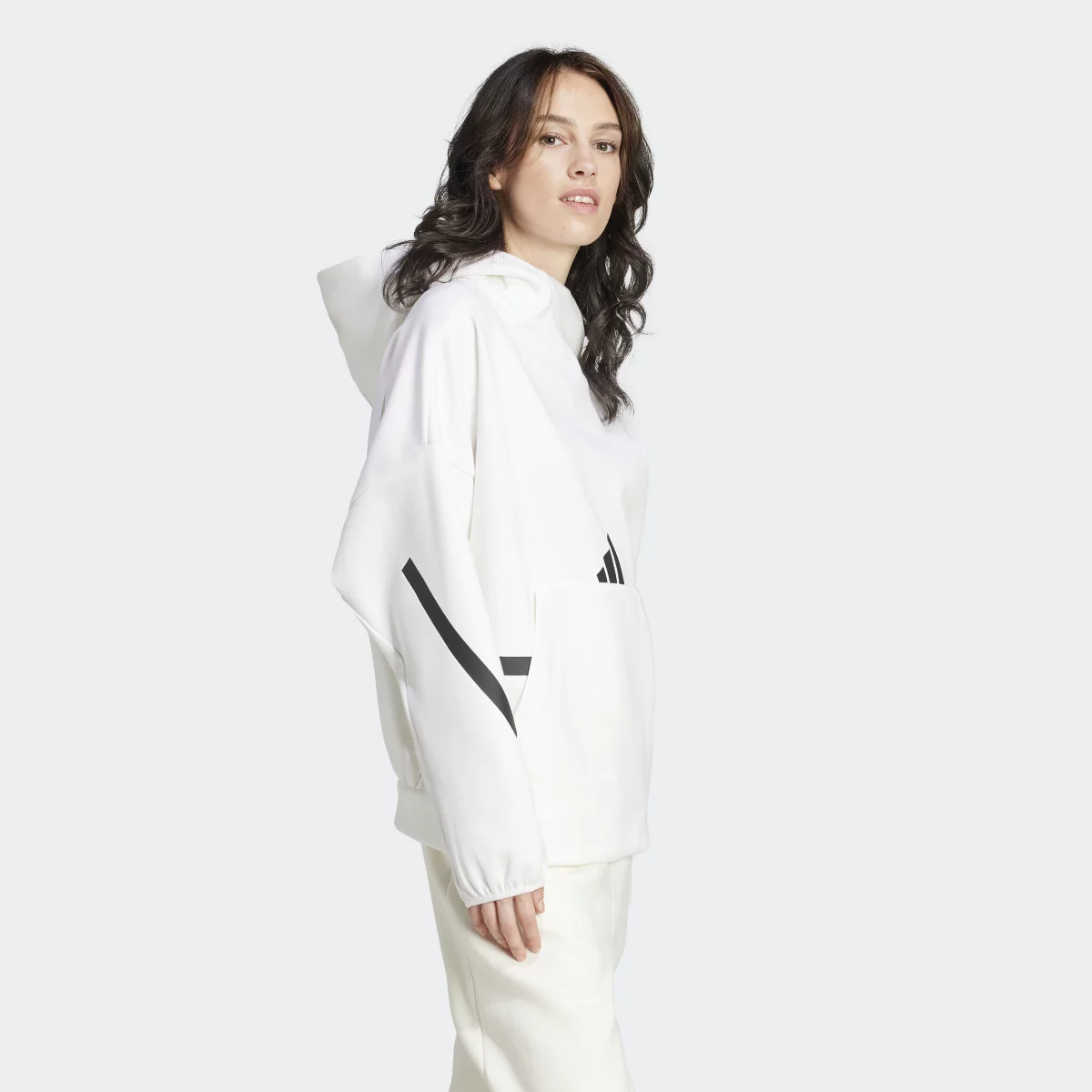 6703dbcf4098eJI7553_6_APPAREL_On_Model_Walking_View_grey