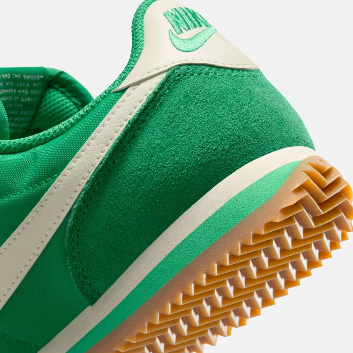 67a3363e4474dAURORA_DZ2795_301_PHSYD002_2000