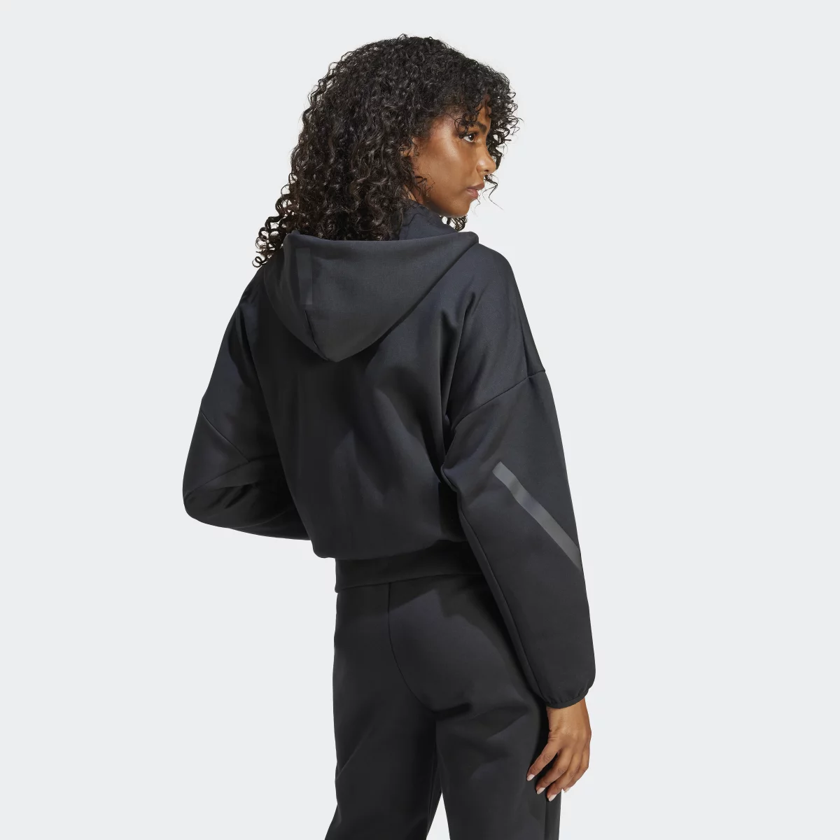 6708e42aa0ee8JE7848_5_APPAREL_On_Model_Back_View_grey