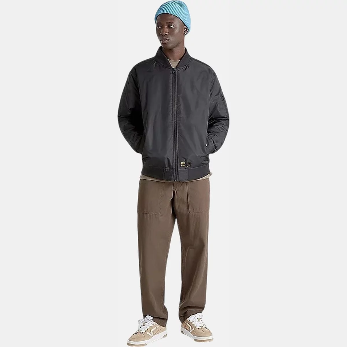 67518f9681719VN000HMQBLK_ALT5_Photoroom