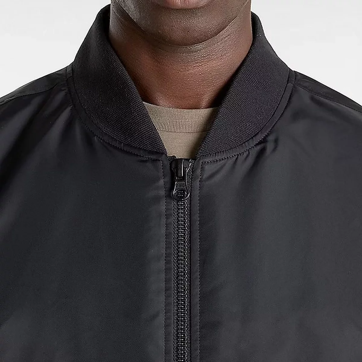 67518f9cd5bf9VN000HMQBLK_ALT6