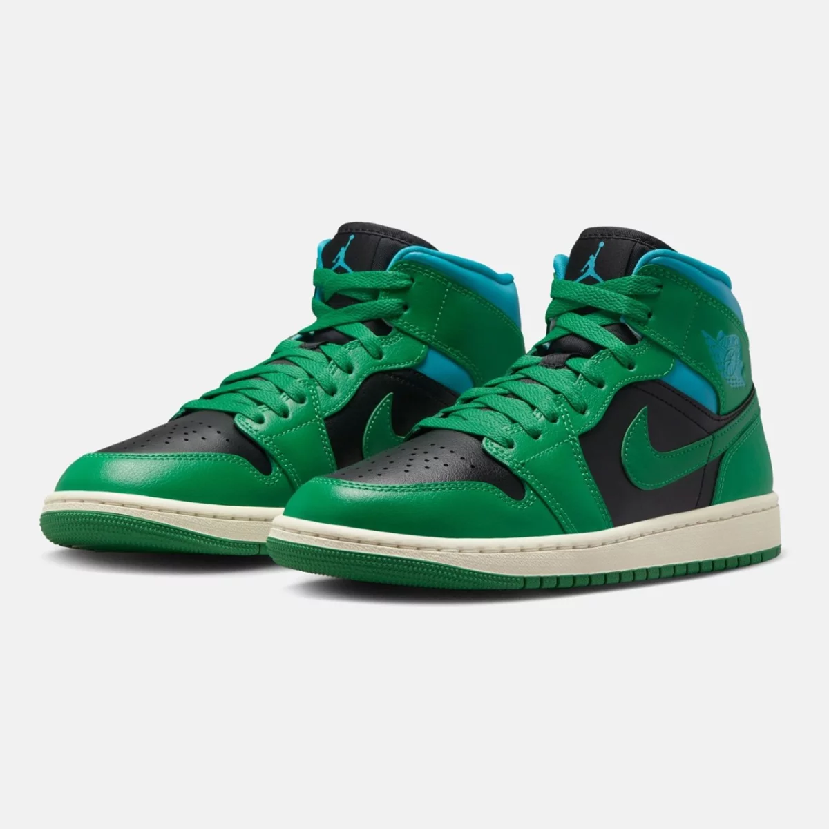 aurora_bq6472-033_phcfh001-2000-huge-665832f0a826f