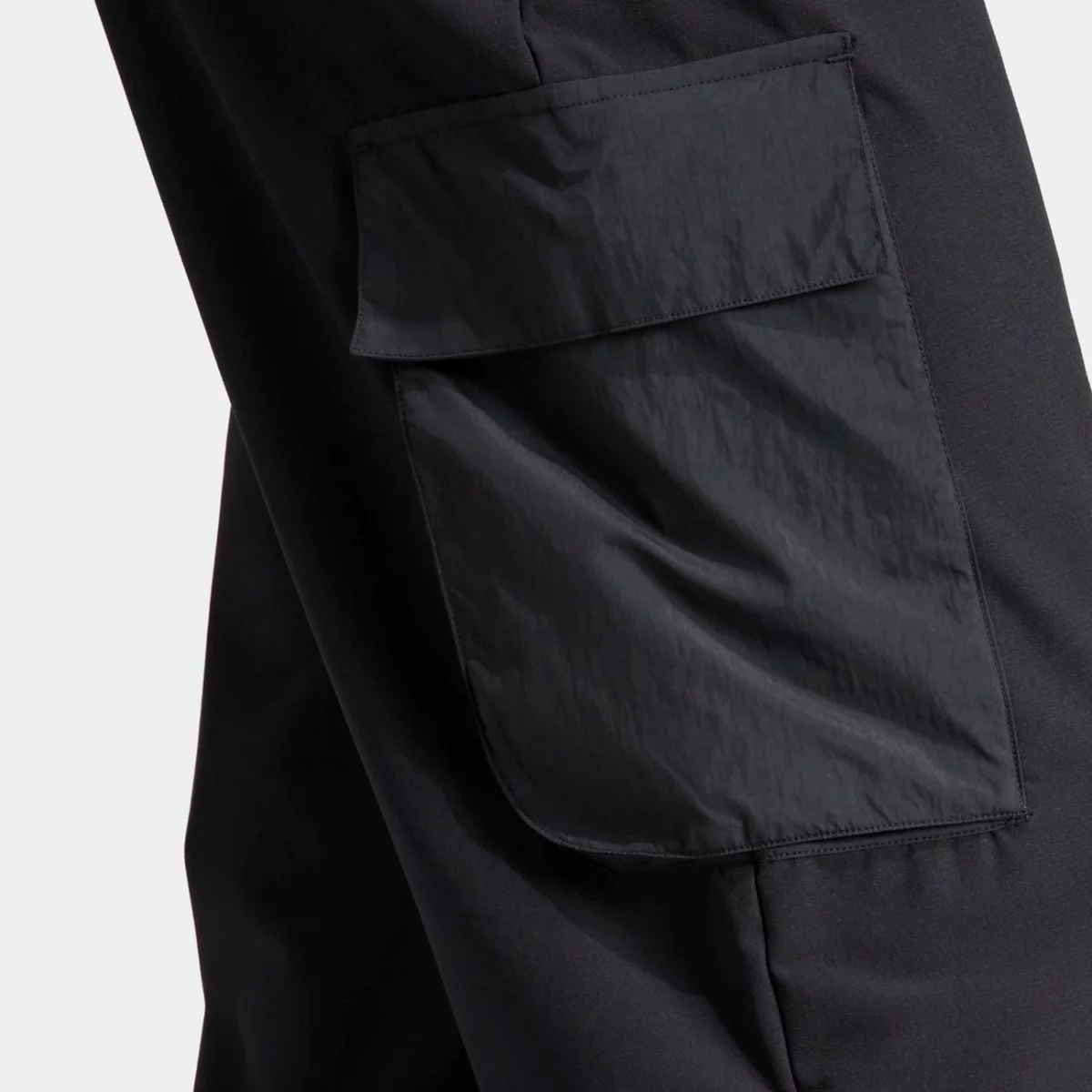 ir5179_7_apparel_on-model_detail-view-2_grey-huge-6657b2c25c73a