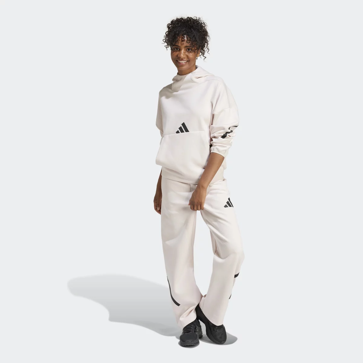 672b5494dd496JF4782_7_APPAREL_On_Model_Standard_Outfit_View_grey