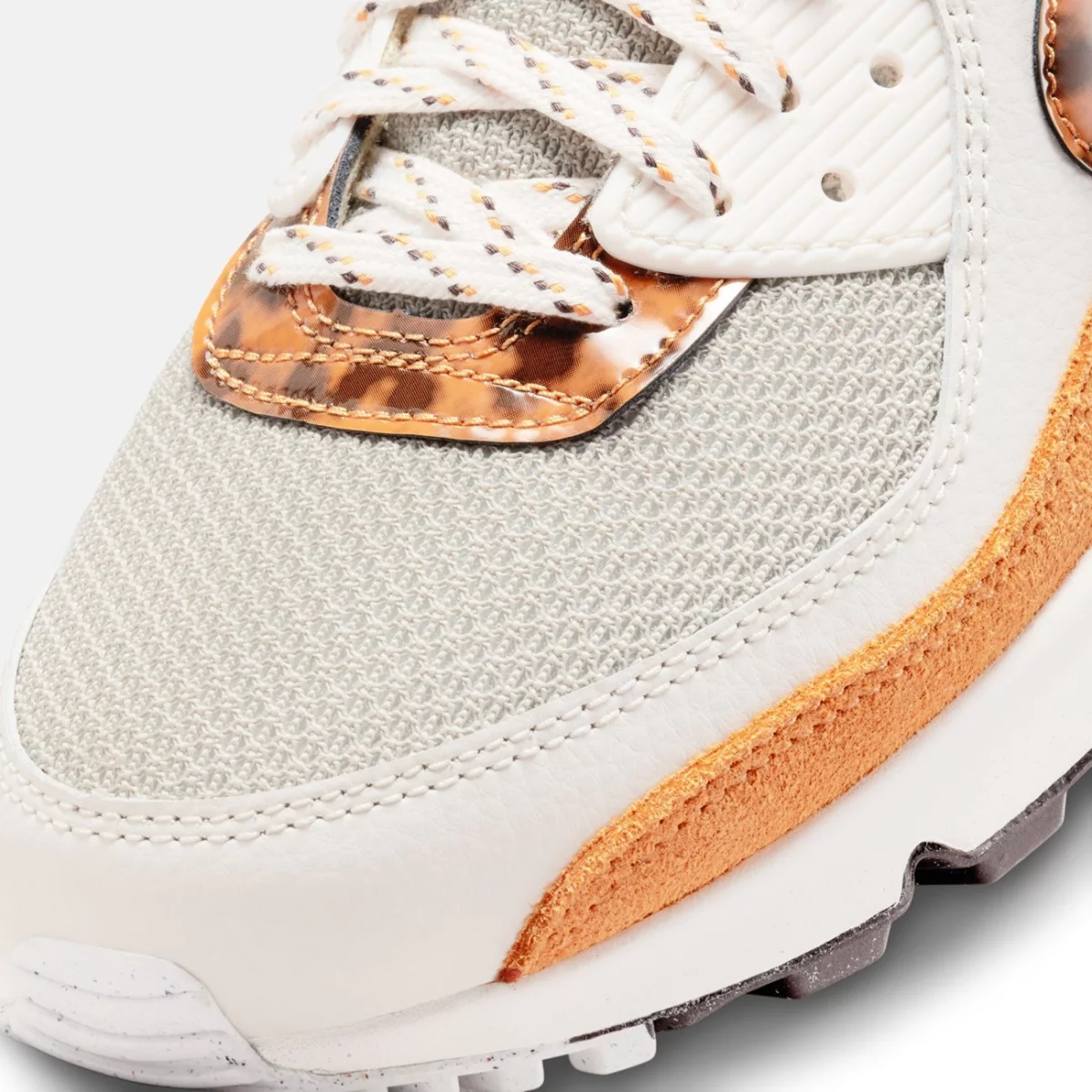 aurora_dq9316-001_phsyd001-2000-huge-66570a5a25ecc